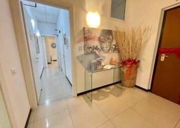 Hall / corridoio - Office Via Varesina
 
126 a, Villa Guardia - photo 27