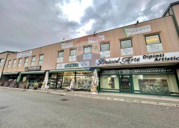 Edificio all\'aperto - Office Via Varesina
 
126 a, Villa Guardia - photo 46