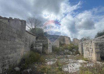 Edificio all\'aperto - Rustico Contrada Bellocozzo
 
SN, Ragusa - foto 3
