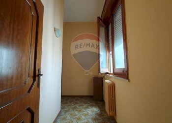 Hall / corridoio - Quadrilocale Via Cesare Battisti
 
70, Latiano - foto 4