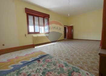 Stanza vuota - Quadrilocale Via Cesare Battisti
 
70, Latiano - foto 6