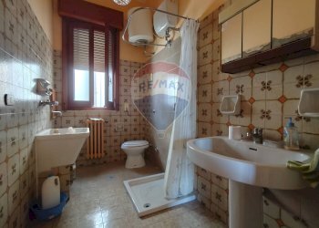Bagno - Quadrilocale Via Cesare Battisti
 
70, Latiano - foto 12