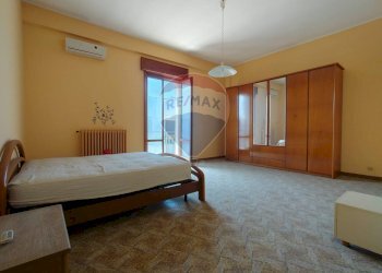 Camera / camera da letto - Quadrilocale Via Cesare Battisti
 
70, Latiano - foto 13