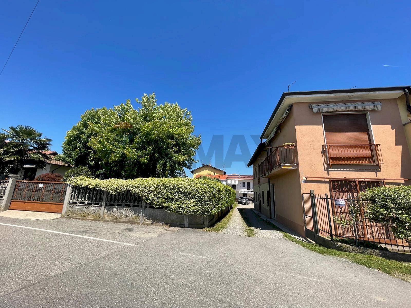 Casa all\'aperto - Casa semi indipendente Vicolo Gabriele D'Annunzio
 
5, Ferno - foto 1