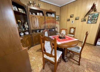 Sala da pranzo - Casa semi indipendente Vicolo Gabriele D'Annunzio
 
5, Ferno - foto 28