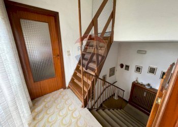 Scale - Casa semi indipendente Vicolo Gabriele D'Annunzio
 
5, Ferno - foto 38