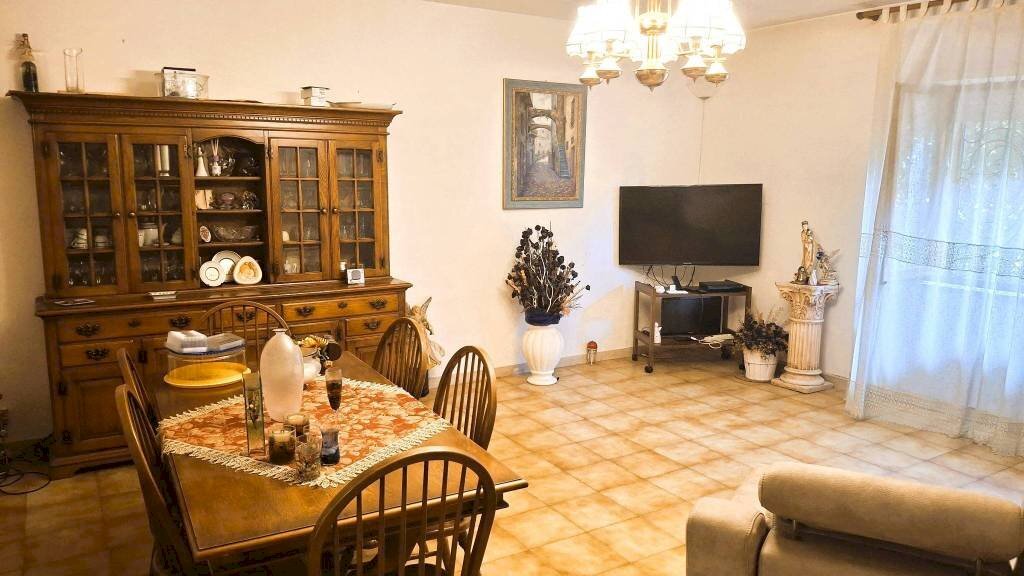 Salone - Apartment via Rotabile, Formia - photo 3