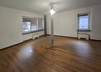 Stanza non arredata - Negozio via Gattinara 3., Torino (zona Vanchiglia) - foto 10