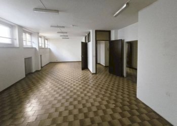 Interno non residenziale - Capannone via Gattinara 3., Torino (zona Vanchiglia) - foto 9