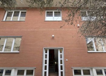 Facciata - Magazzino via Gattinara 3., Torino (zona Vanchiglia) - foto 4