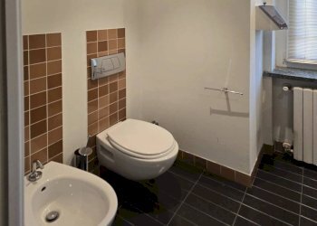 Bagno - Magazzino via Gattinara 3., Torino (zona Vanchiglia) - foto 14