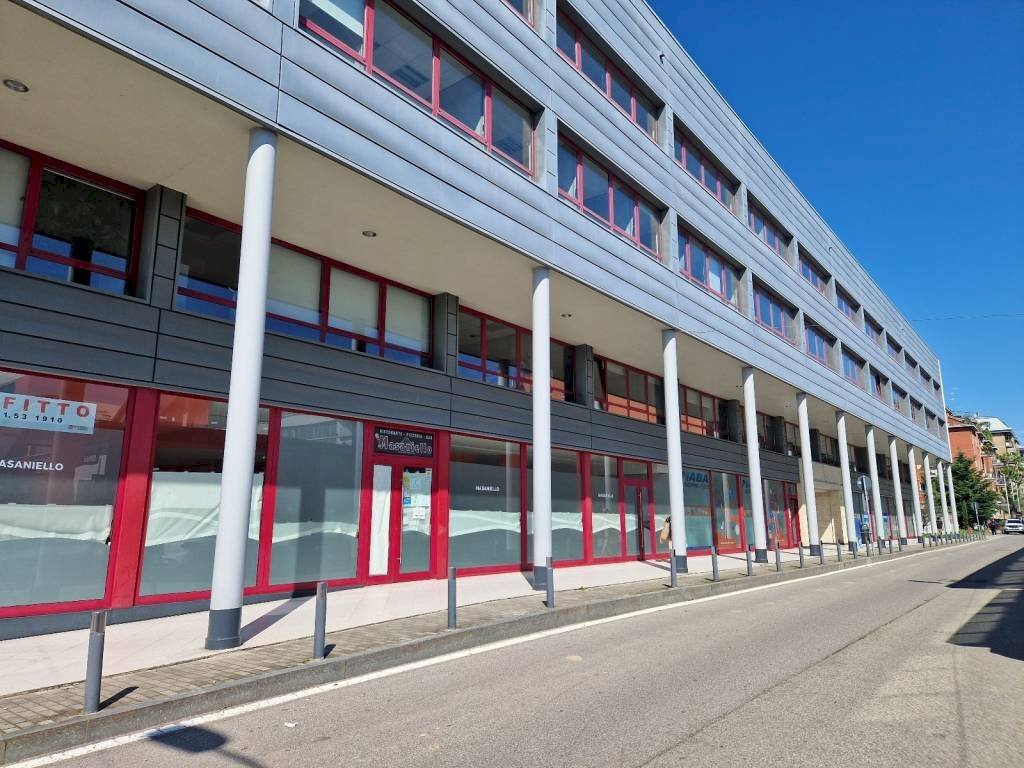 Facciata - Ufficio via 25 Aprile, 5, Pero - foto 2