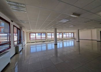 Ufficio - Ufficio via 25 Aprile, 5, Pero - foto 13