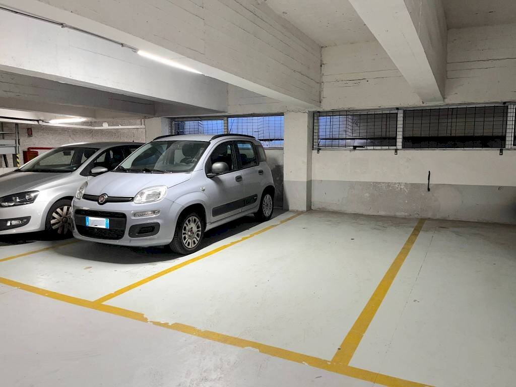 Posto macchina - Box via Luoghi Santi, Genova (zona Borgoratti) - foto 1