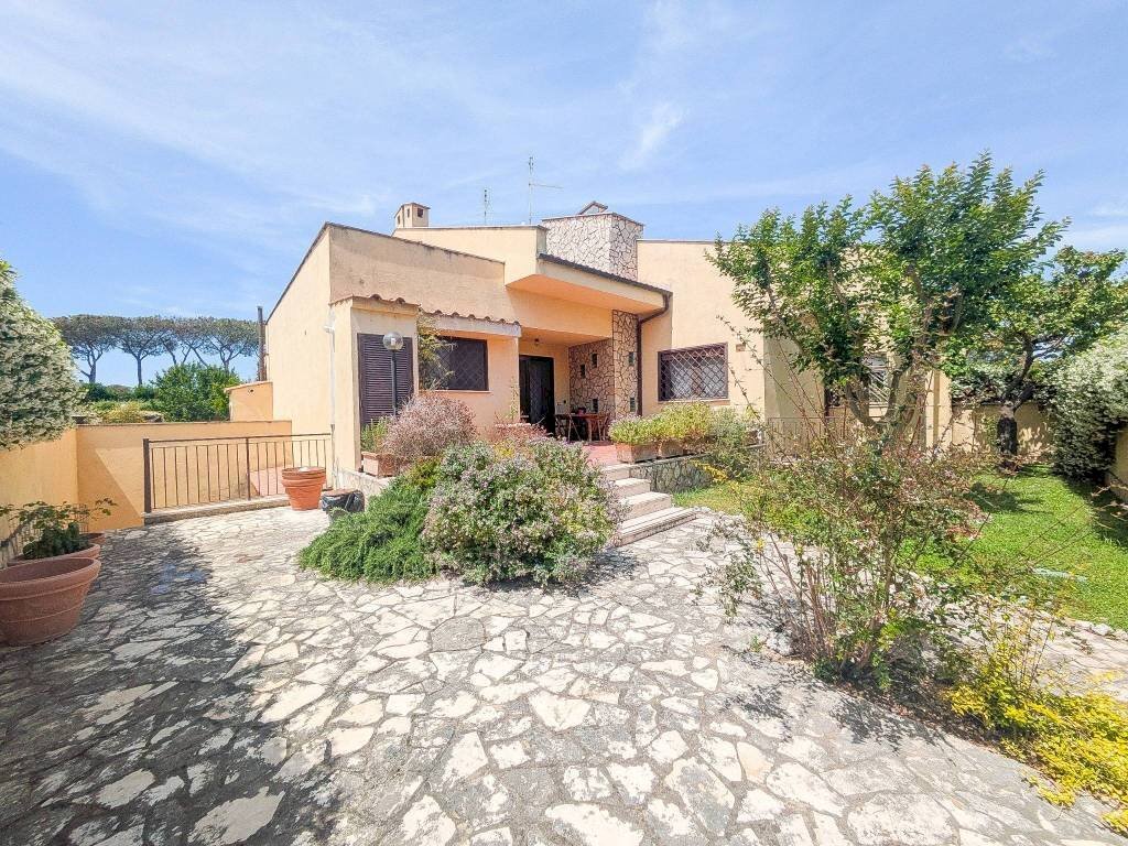 Giardino - Villa a Schiera viale di Castel Porziano, Roma - foto 3