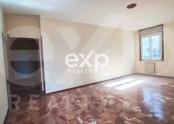 Three-room apartment Via Ammiraglio Curzon, Villa San Giovanni - photo 8