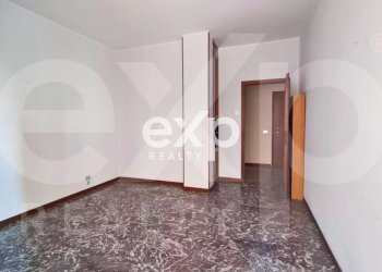 Four-room apartment Via Ammiraglio Curzon, Villa San Giovanni - photo 2