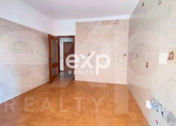 Four-room apartment Via Ammiraglio Curzon, Villa San Giovanni - photo 3