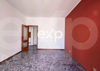 Four-room apartment Via Ammiraglio Curzon, Villa San Giovanni - photo 9