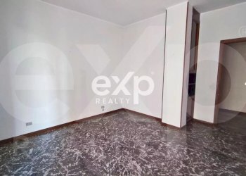 Four-room apartment Via Ammiraglio Curzon, Villa San Giovanni - photo 17