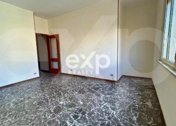 Four-room apartment Via Ammiraglio Curzon, Villa San Giovanni - photo 32