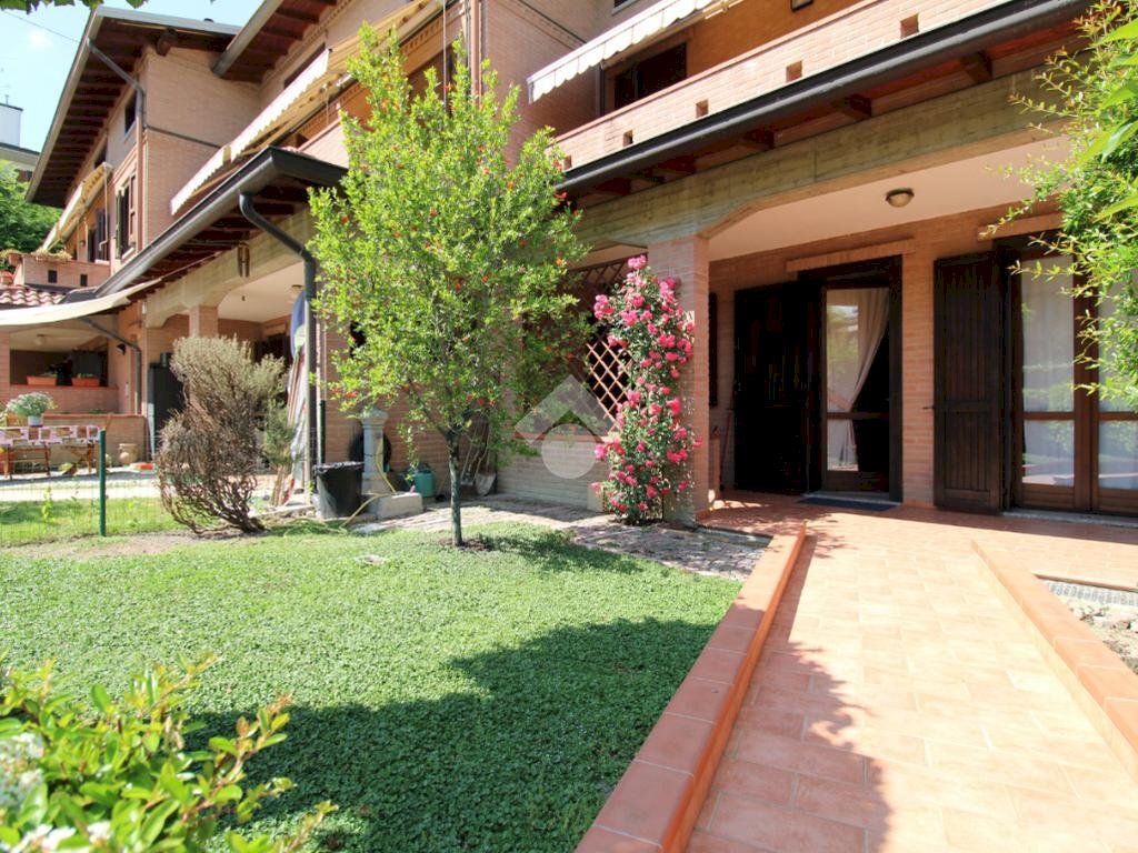 Four-room apartment Via Radici Nord, Castellarano - photo 1