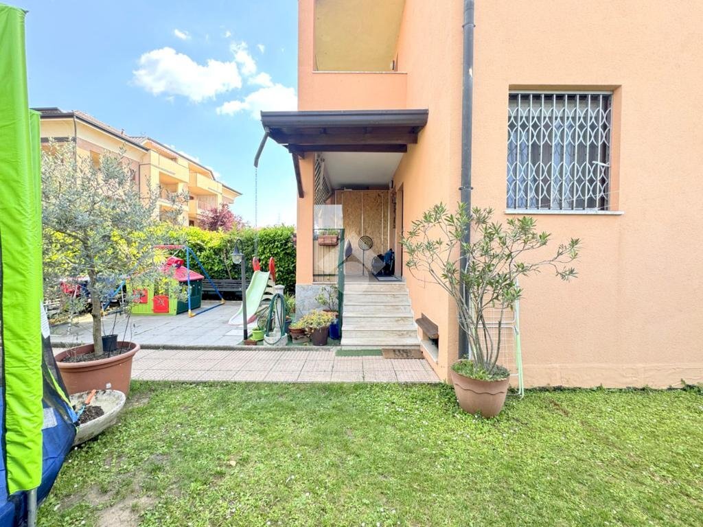 Two-room apartment Via umberto giordano, Cesate - photo 2