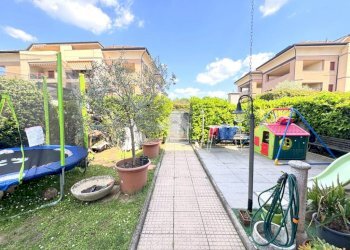 Two-room apartment Via umberto giordano, Cesate - photo 4