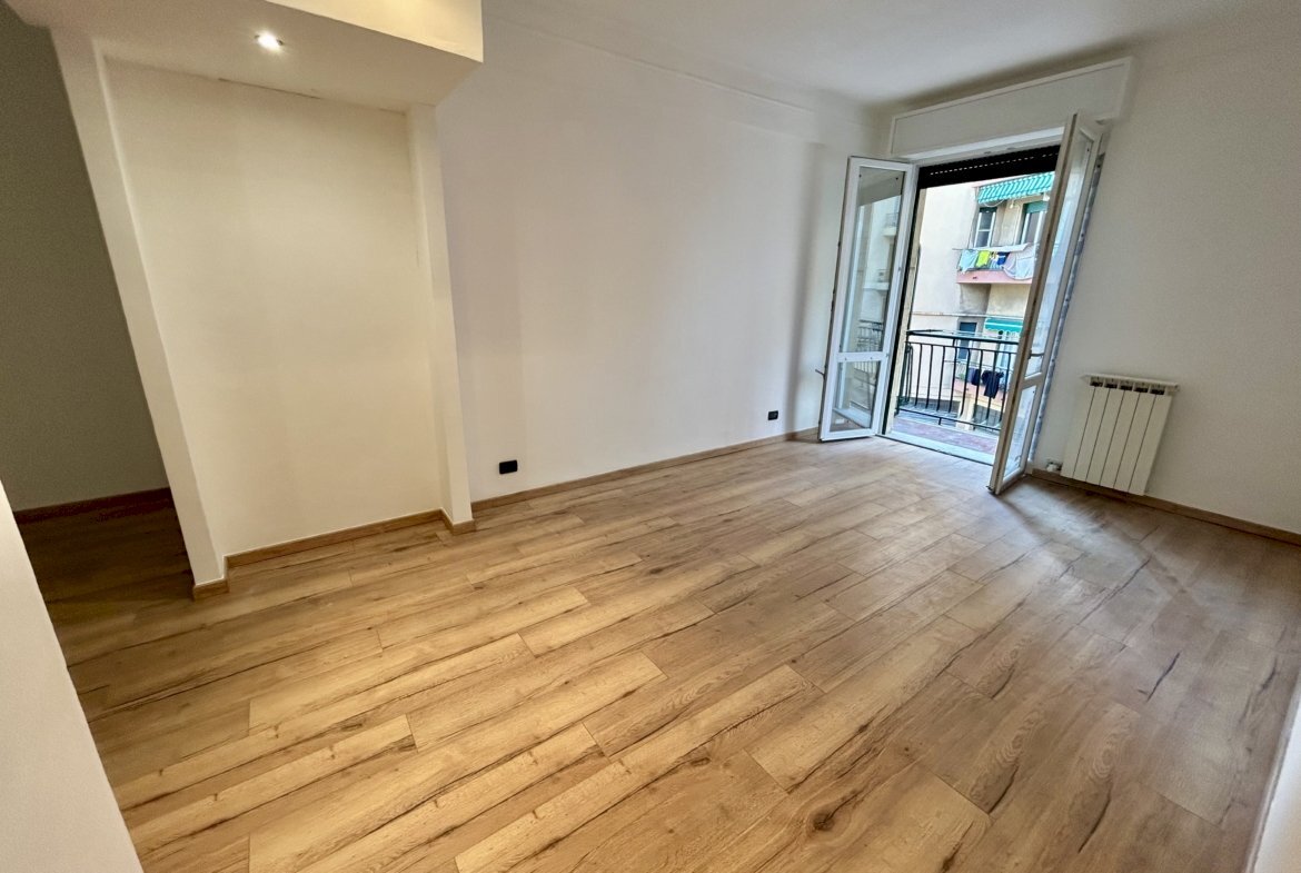 Bilocale Via San Bartolomeo del Fossato, Genova (zona Sampierdarena) - foto 1