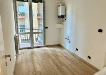 Bilocale Via San Bartolomeo del Fossato, Genova (zona Sampierdarena) - foto 8