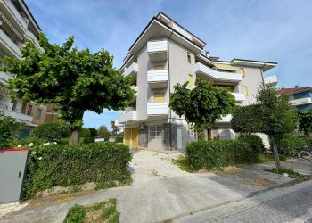 Foto 1 - Quadrilocale Piazza Marinai d'Italia
 
snc, Porto San Giorgio - foto 1