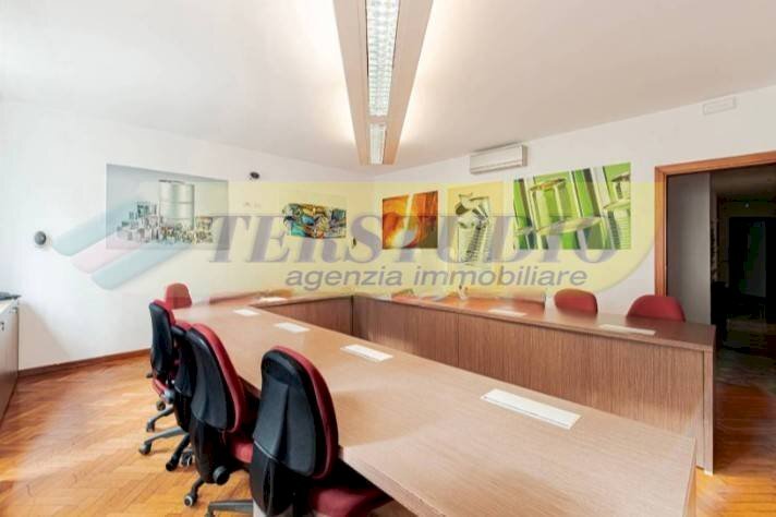 Foto 1 - Ufficio Via Industriale
 
9, Monte Marenzo - foto 1