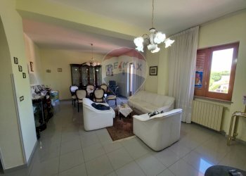 Sala da pranzo - Quadrilocale Via Roberta Lanzino
 
26, San Marco Argentano - foto 1