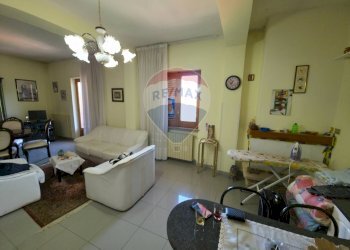 Sala da pranzo - Quadrilocale Via Roberta Lanzino
 
26, San Marco Argentano - foto 4