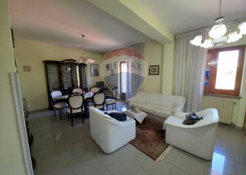 Sala da pranzo - Quadrilocale Via Roberta Lanzino
 
26, San Marco Argentano - foto 3