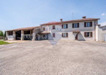 Casa all\'aperto - Rustico VIA PO MORTO
 
36, Torricella del Pizzo - foto 2