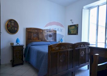 Camera / camera da letto - Three-room apartment via Garibaldi
107, Carcare - photo 11