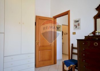Camera / camera da letto - Three-room apartment via Garibaldi
107, Carcare - photo 27