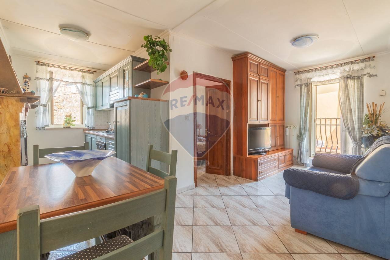 Sala da pranzo - Three-room apartment Via di Cellere
 
53, Ischia di Castro - photo 2