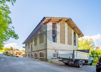 Casa all\'aperto - Locale Commerciale via Spigone
14, Vetto - foto 4