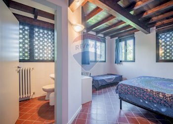 Camera / camera da letto - Locale Commerciale via Spigone
14, Vetto - foto 36