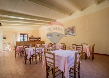 Sala da pranzo - Locale Commerciale via Spigone
14, Vetto - foto 48