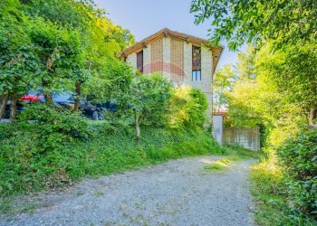 Giardino - Locale Commerciale via Spigone
14, Vetto - foto 49