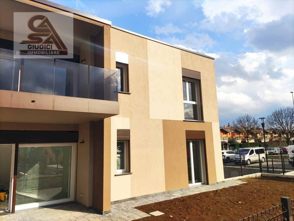 Facciata - Quadrilocale via Caduti di Nassirya, Rovellasca - foto 1