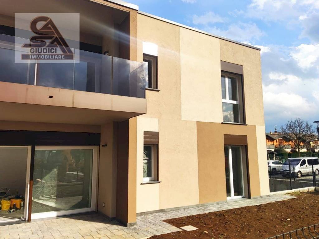 Facciata - Quadrilocale via Caduti di Nassirya, Rovellasca - foto 3