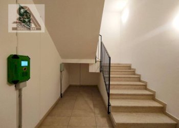 Interno palazzo - Quadrilocale via Caduti di Nassirya, Rovellasca - foto 15