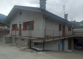 Facciata - Villa Frazione Porossan-Truchod, Aosta - foto 13