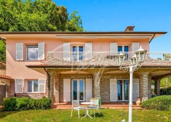 Facciata - Villa via dei Pilastri, 11, La Spezia - foto 3