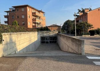 Posto macchina - Box via George Sand, Castenaso - foto 1