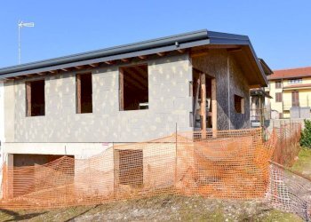 Facciata - Villa via Giovanni Boccaccio, Giussano - foto 1